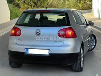 Usado VW Golf IV Highline 140 CV (102 kW) 2006 Gris / plata Berlina
