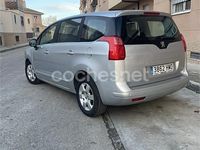 Usado Peugeot 5008 112 CV (82 kW) 2012 Gris / plata Monovolumen