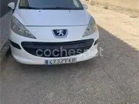 Usado Peugeot 207 70 CV (51 kW) 2007 Blanco Berlina