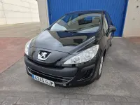 Usado Peugeot 308 95 CV (69 kW) 2008 Negro Utilitario