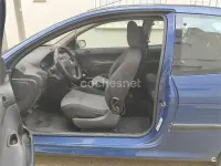 Usado Peugeot 206 70 CV (51 kW) 2003 Azul Berlina
