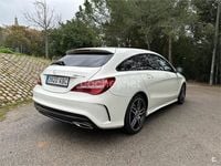 Usado Mercedes CLA220 Shooting Brake AMG line 177 CV (130 kW) 2016 Blanco Familiar