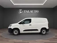 Usado Citroën Berlingo Feel 102 CV (75 kW) 2021 Blanco Monovolumen