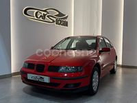 Usado Seat Leon Sport 105 CV (77 kW) 2002 Rojo Berlina