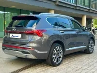 Usado Hyundai Santa Fe Style 202 CV (148 kW) 2022 Gris / plata SUV