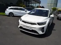 Usado Kia Stonic 100 CV (73 kW) 2022 Blanco SUV
