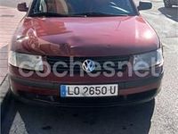 Usado VW Passat Comfortline 115 CV (84 kW) 2000 Marrón Berlina