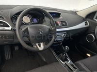 Usado Renault Mégane Dynamique 105 CV (77 kW) 2010 Rojo Berlina