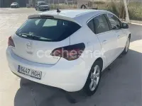 Usado Opel Astra Enjoy 110 CV (80 kW) 2011 Blanco Berlina