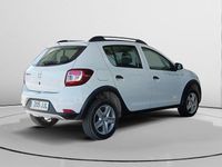 Usado Dacia Sandero Stepway 90 CV (66 kW) 2015 Blanco Berlina