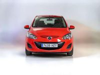 Käytetty Mazda 2 Style 75 HP (55 kW) 2014 Punainen Viistoperä
