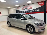 Usado VW Touran Advance 150 CV (110 kW) 2017 Gris / plata Monovolumen