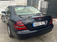 Usado Mercedes E270 Elegance 170 CV (125 kW) 2002 Negro Berlina