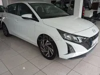 Usado Hyundai i20 100 CV (73 kW) 2024 Blanco Utilitario