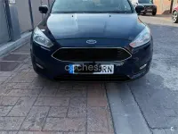 Usado Ford Focus Trend 125 CV (91 kW) 2016 Azul Berlina
