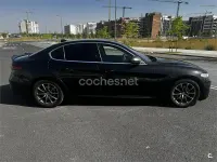 Usado Alfa Romeo Giulia 150 CV (110 kW) 2017 Negro Berlina