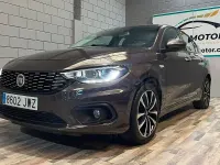 Usado Fiat Tipo Lounge 95 CV (69 kW) 2017 Marrón Berlina