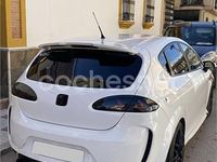 Usado Seat Leon Sport 105 CV (77 kW) 2008 Blanco Berlina