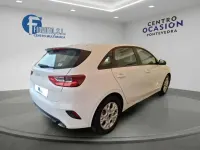 Usado Kia Ceed 120 CV (88 kW) 2023 Blanco Utilitario