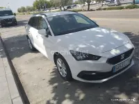 Usado Seat Leon Style 130 CV (95 kW) 2020 Blanco Familiar
