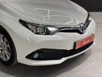 Usado Toyota Auris Hybrid Active 136 CV (100 kW) 2019 Blanco Berlina