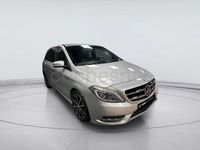 Usado Mercedes B180 109 CV (80 kW) 2014 Gris / plata Monovolumen