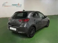 Usado Mazda 2 90 CV (66 kW) 2022 Gris / plata Berlina