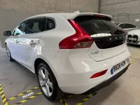 Usado Volvo V40 Momentum 190 CV (139 kW) 2014 Blanco Berlina