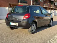 Usado Renault Clio II Dynamique 106 CV (77 kW) 2006 Gris Utilitario
