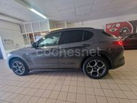 Usado Alfa Romeo Stelvio Executive 190 CV (139 kW) 2019 Gris / plata SUV