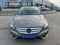 Usado Mercedes B180 109 CV (80 kW) 2013 Gris / plata Monovolumen