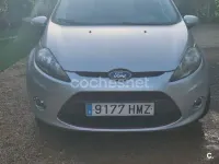 Usado Ford Fiesta 60 CV (44 kW) 2012 Gris / plata Berlina