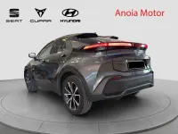 Usado Toyota C-HR Advance 140 CV (102 kW) 2024 Gris SUV
