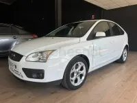 Usado Ford Focus Trend 100 CV (73 kW) 2007 Blanco Berlina