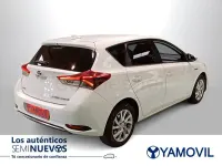 Käytetty Toyota Auris Hybrid Active 136 HP (100 kW) 2016 Valkoinen Sedan