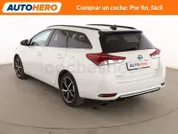 Usado Toyota Auris Hybrid 136 CV (100 kW) 2017 Blanco Familiar