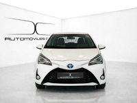 Usado Toyota Yaris Hybrid Active 100 CV (73 kW) 2020 Blanco Berlina