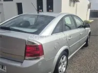 Usado Opel Vectra Elegance 122 CV (89 kW) 2006 Gris / plata Berlina