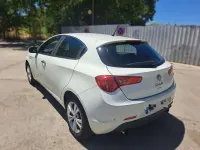 Usado Alfa Romeo Giulietta Distinctive 140 CV (102 kW) 2013 Blanco Utilitario