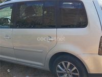 Usado VW Touran Advance 105 CV (77 kW) 2010 Gris / plata Monovolumen