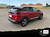 Usado Peugeot 3008 Allure 130 CV (95 kW) 2019 Granate SUV