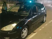 Usado Ford Focus Ghia 100 CV (73 kW) 2003 Negro Berlina