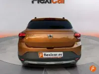 Occasion Dacia Sandero Essentiel 101 PK (74 kW) 2021 Geel Sedan
