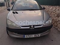 Usado Peugeot 206 75 CV (55 kW) 2002 Gris / plata Berlina