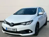 Usado Toyota Auris Hybrid Edition 136 CV (100 kW) 2018 Blanco Berlina