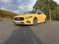 Usado Mercedes A35 AMG 306 CV (225 kW) 2019 Amarillo Berlina