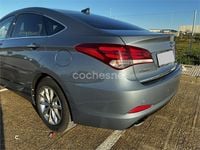 Usado Hyundai i40 115 CV (84 kW) 2017 Azul Berlina