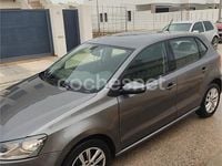 Usado VW Polo Advance 90 CV (66 kW) 2017 Gris / plata Berlina