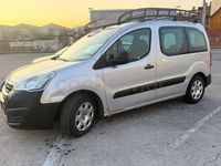 Usado Peugeot Partner Tepee Style 100 CV (73 kW) 2016 Gris / plata Monovolumen