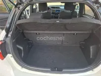 Usado Toyota Yaris Hybrid 100 CV (73 kW) 2018 Blanco Berlina